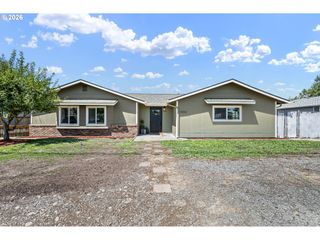 1550 S St, Springfield, OR 97477