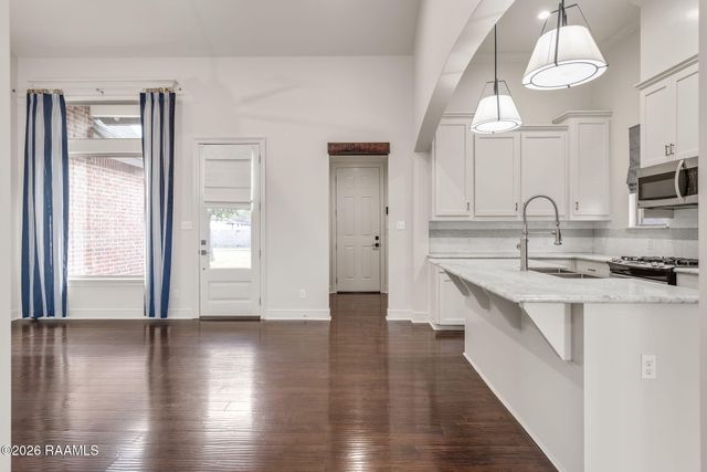 203 Cane Creek Drive, Broussard, LA 70518