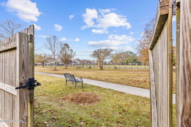 203 Cane Creek Drive, Broussard, LA 70518
