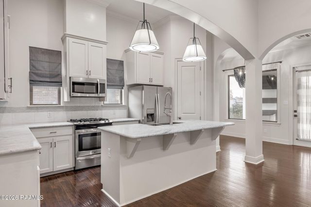 203 Cane Creek Drive, Broussard, LA 70518