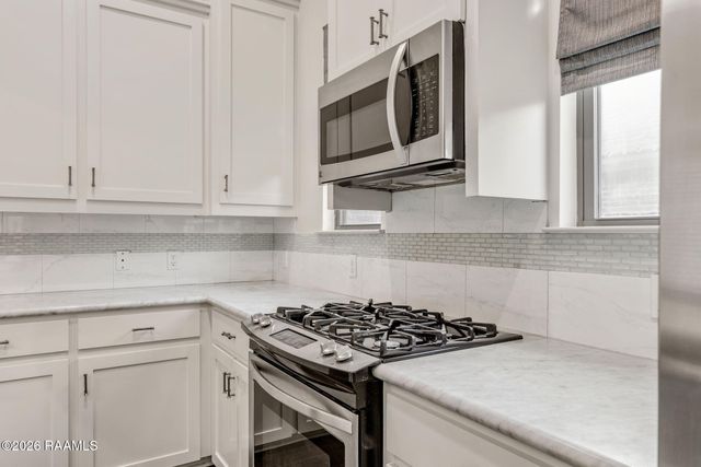 203 Cane Creek Drive, Broussard, LA 70518