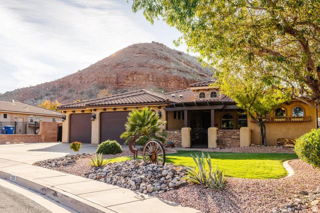 2056 S GREAT BASIN DR, Washington, UT 84780