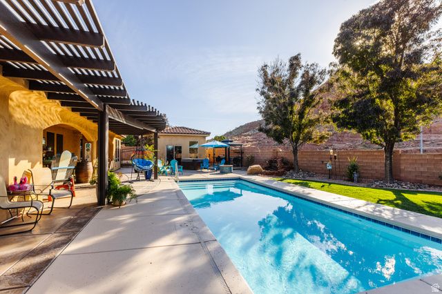 2056 S GREAT BASIN DR, Washington, UT 84780