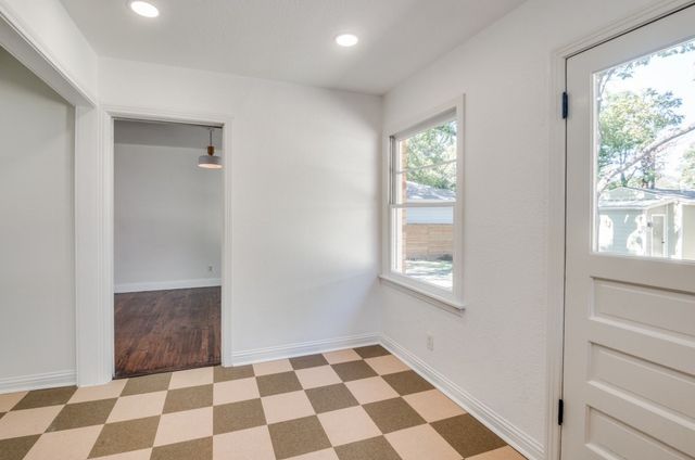 2433 Southwood Drive, Dallas, TX 75233