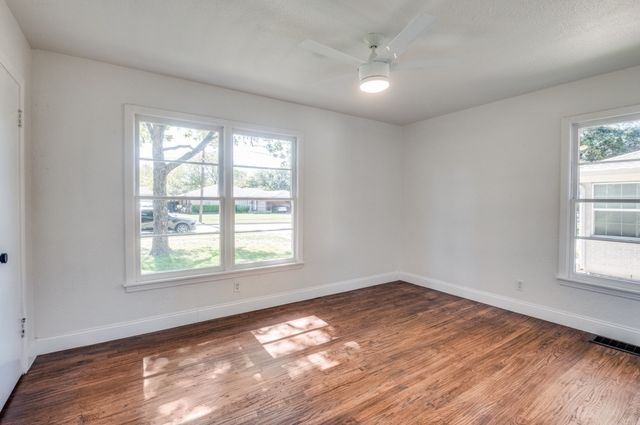 2433 Southwood Drive, Dallas, TX 75233