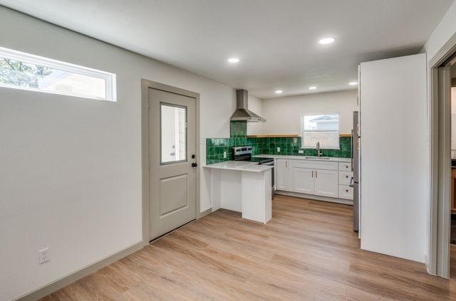 2433 Southwood Drive, Dallas, TX 75233