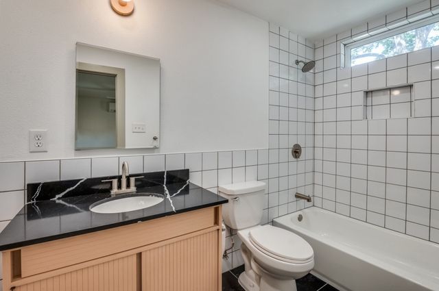 2433 Southwood Drive, Dallas, TX 75233