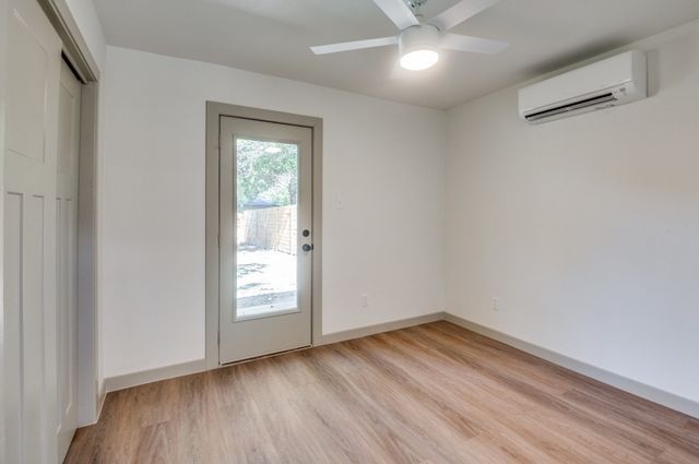 2433 Southwood Drive, Dallas, TX 75233