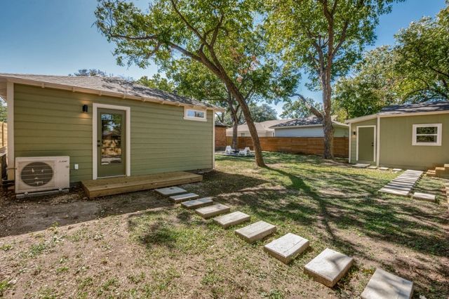 2433 Southwood Drive, Dallas, TX 75233