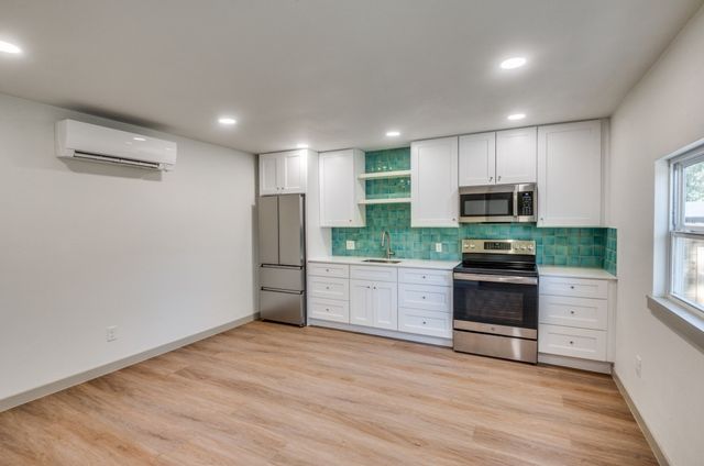 2433 Southwood Drive, Dallas, TX 75233