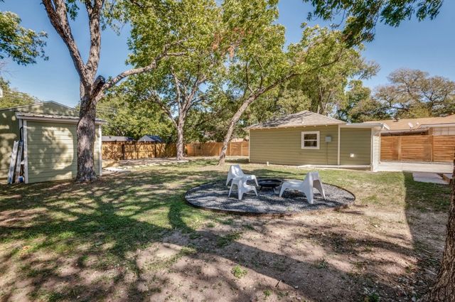 2433 Southwood Drive, Dallas, TX 75233