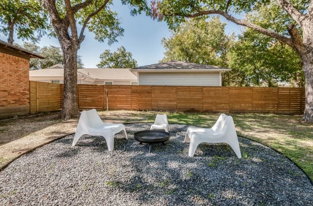 2433 Southwood Drive, Dallas, TX 75233