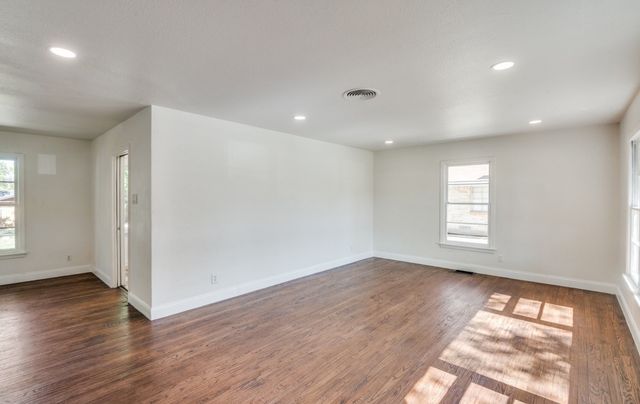 2433 Southwood Drive, Dallas, TX 75233