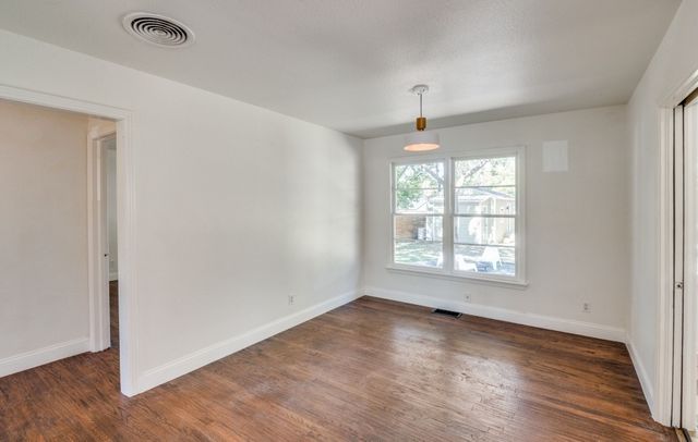 2433 Southwood Drive, Dallas, TX 75233