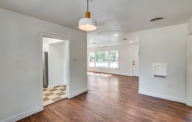2433 Southwood Drive, Dallas, TX 75233