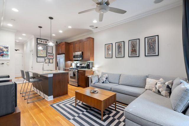 2624 W RICE Street 2F, Chicago, IL 60622