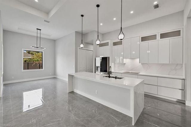 607 NW 7th ST, Cape Coral, FL 33993