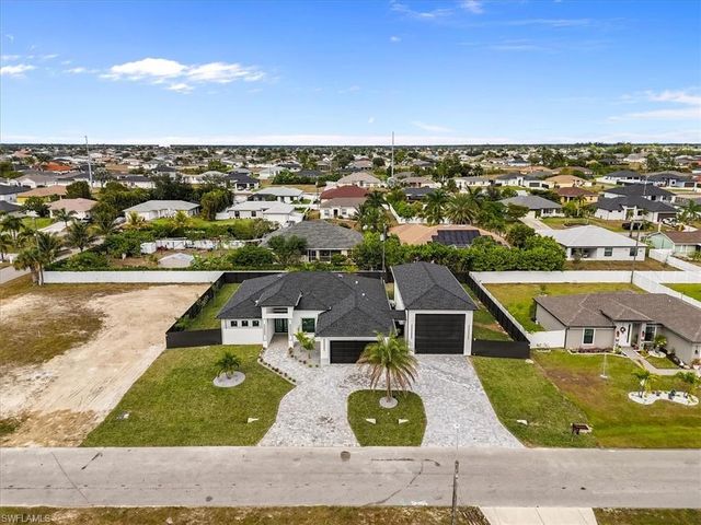 607 NW 7th ST, Cape Coral, FL 33993