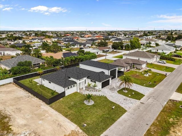 607 NW 7th ST, Cape Coral, FL 33993