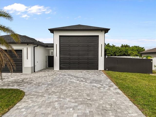 607 NW 7th ST, Cape Coral, FL 33993