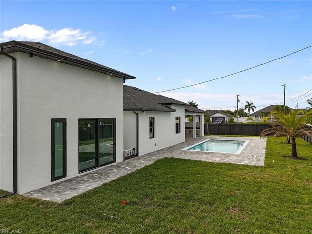 607 NW 7th ST, Cape Coral, FL 33993