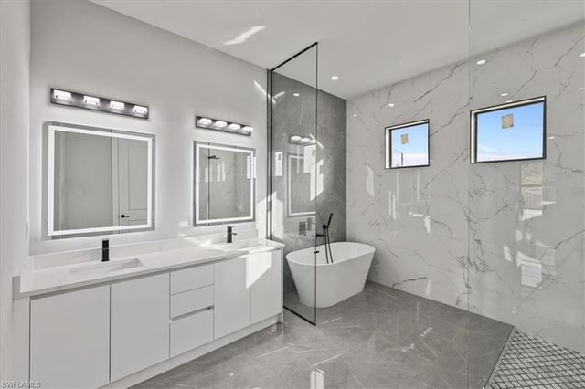 607 NW 7th ST, Cape Coral, FL 33993