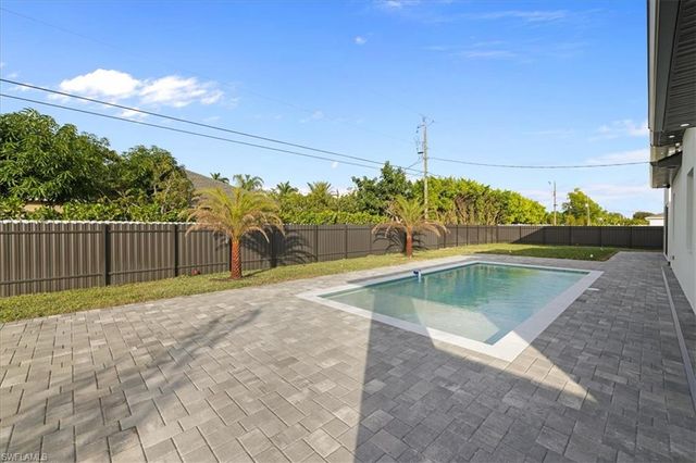 607 NW 7th ST, Cape Coral, FL 33993