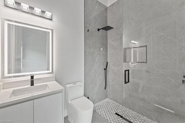 607 NW 7th ST, Cape Coral, FL 33993