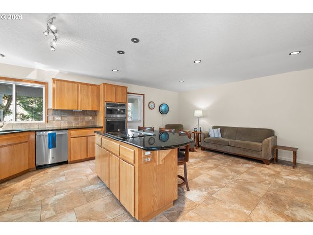 5867 Se SNOWBERRY Ct, Hillsboro, OR 97123