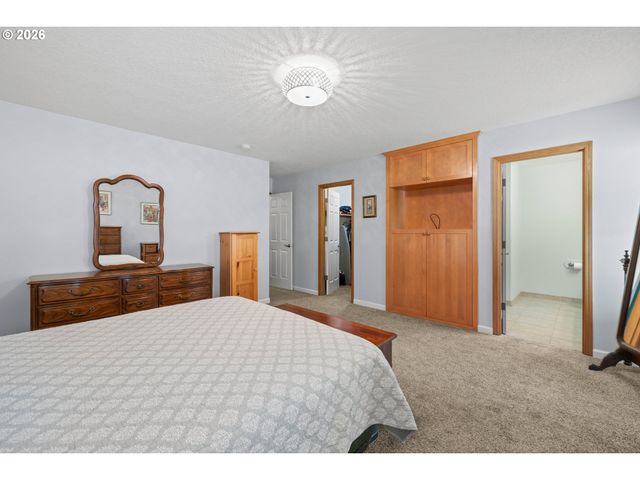 5867 Se SNOWBERRY Ct, Hillsboro, OR 97123