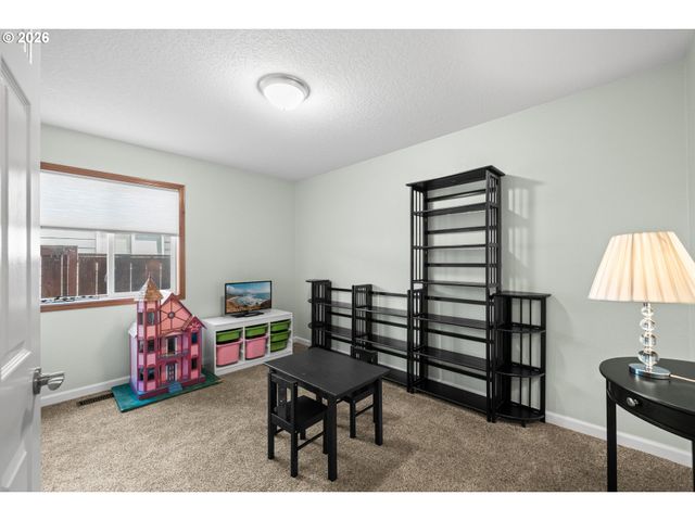 5867 Se SNOWBERRY Ct, Hillsboro, OR 97123
