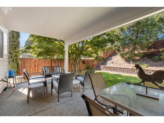 5867 Se SNOWBERRY Ct, Hillsboro, OR 97123