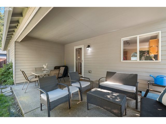 5867 Se SNOWBERRY Ct, Hillsboro, OR 97123