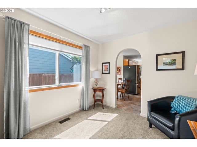 5867 Se SNOWBERRY Ct, Hillsboro, OR 97123