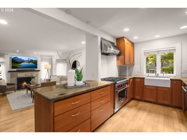 430 9TH St, Lake Oswego, OR 97034