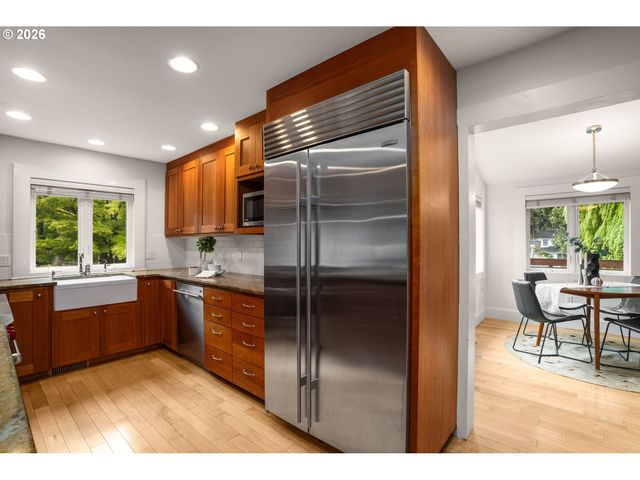 430 9TH St, Lake Oswego, OR 97034