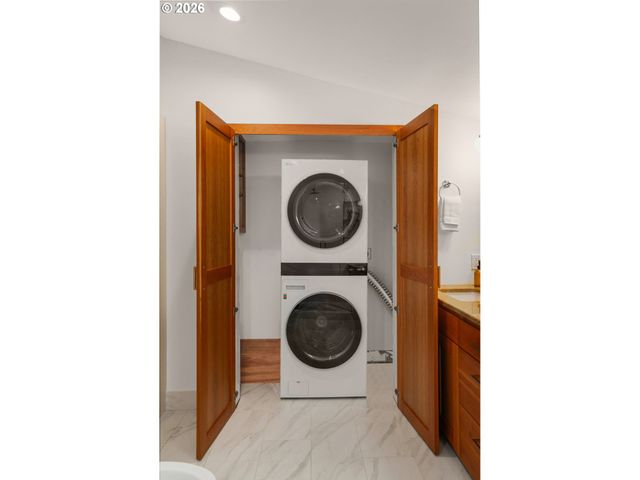 430 9TH St, Lake Oswego, OR 97034