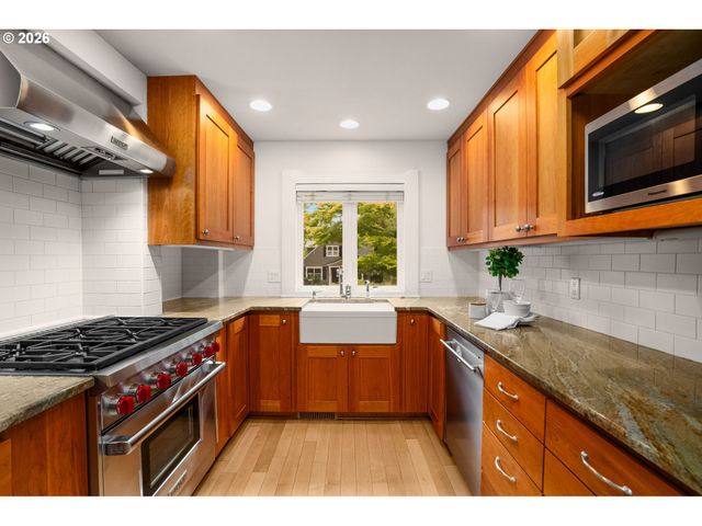 430 9TH St, Lake Oswego, OR 97034