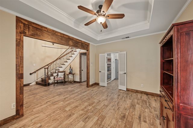 1800 Trail Lake Drive, Euless, TX 76039
