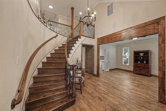 1800 Trail Lake Drive, Euless, TX 76039
