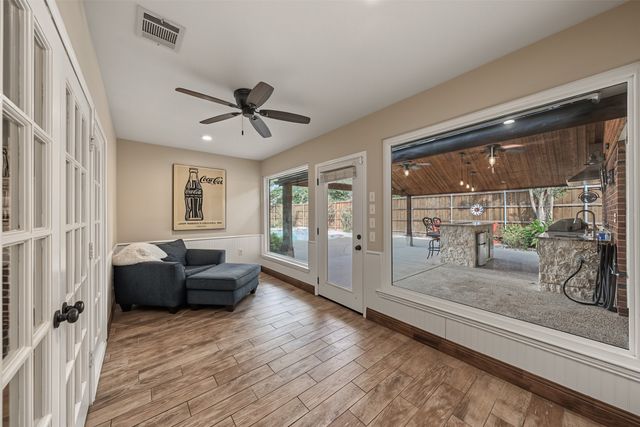 1800 Trail Lake Drive, Euless, TX 76039