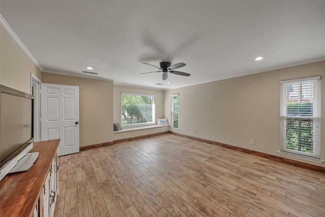 1800 Trail Lake Drive, Euless, TX 76039