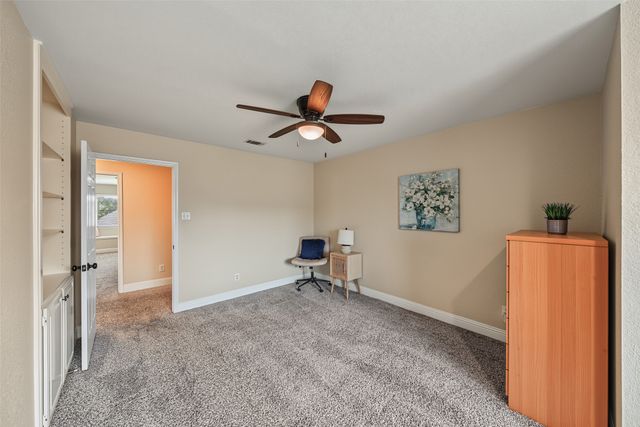 1800 Trail Lake Drive, Euless, TX 76039