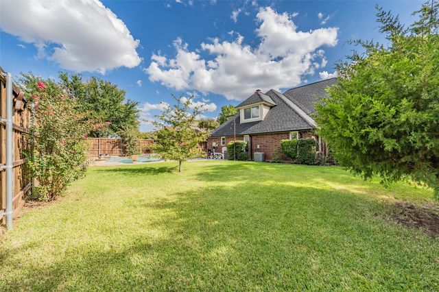 1800 Trail Lake Drive, Euless, TX 76039