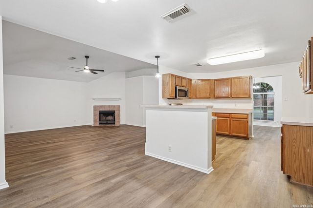 1200 DOVE MDWS, Schertz, TX 78154