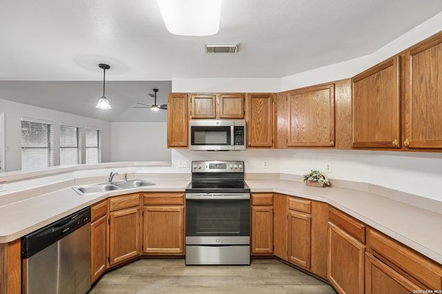 1200 DOVE MDWS, Schertz, TX 78154