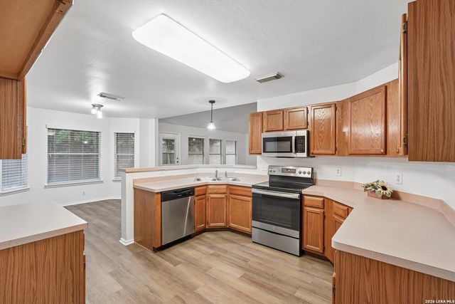 1200 DOVE MDWS, Schertz, TX 78154