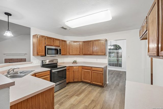 1200 DOVE MDWS, Schertz, TX 78154