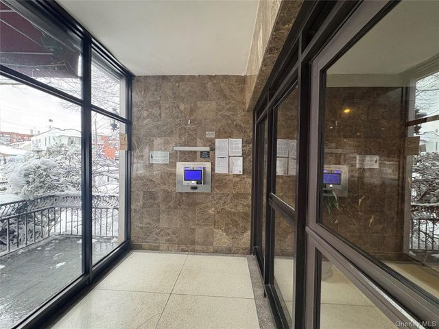 131-11 Kew Gardens Road 4B, Richmond Hill, NY 11418