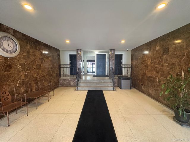 131-11 Kew Gardens Road 4B, Richmond Hill, NY 11418